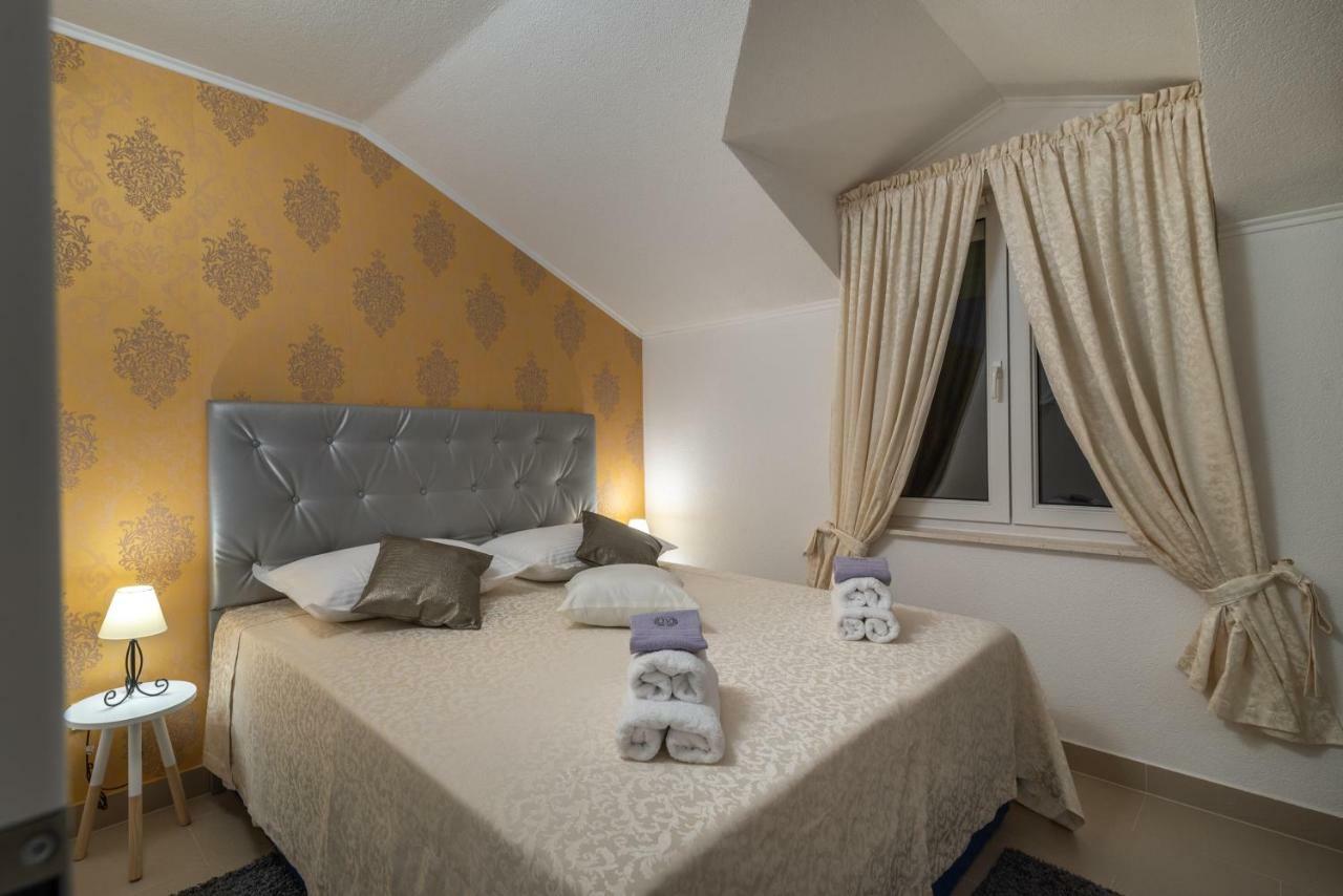Villa Insula Ventum Trogir Extérieur photo